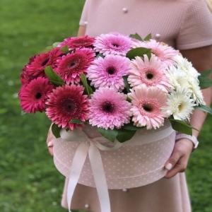  Kemer Çiçekçiler - Kutuda Gelbera