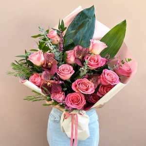  Kemer Çiçek - 15 Adet Pembe Gül Ve Pembe Orkide