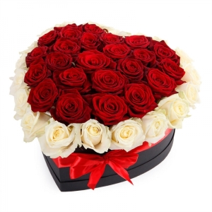  Kemer Çiçek Gönder - Kalp Kutuda Beyaz Kırmızı Gül